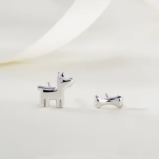 0035. گوشواره هاپو و استخون