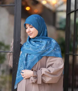 روسری اوساکا آبی نخ ابریشم