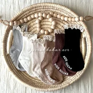 جوراب لبه چین دار