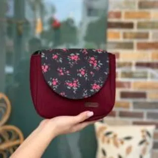 کیف فندوق زرشکی گل ریز