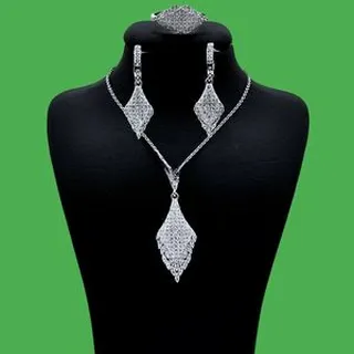 نیم ست نقره زنانه مدل مونیزا 0125