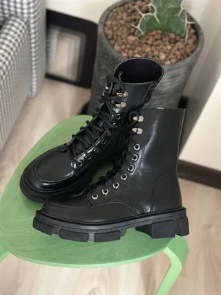 کفش نیم بوت زنانه مدل Stradivarius Flat Ankle Boots - BT10