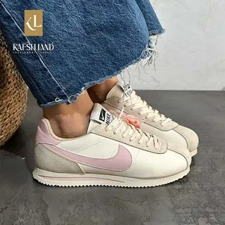 نایک کورتز صورتی