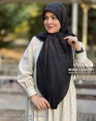 روسری ابریشم نگین دار طرح عربی R9299
