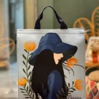 ساک دستی سرو مینیمال دختر کلاه دار