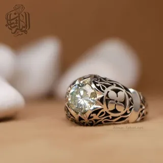 انگشتر نقره مردانه با نگین جواهری موزانایت(الماس روسی)  کد 2524