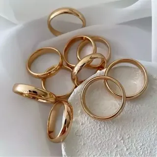 انگشتر حلقه ژوپینگ کاملا رنگ ثابت حک خورده و آبکاری طلا شده ورق بزنید و توضیحات رو بخونید لطفا 