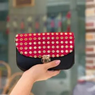 کیف سوزندوزی نارگل آینه ای سرخابی