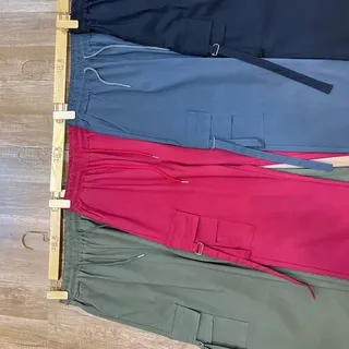 شلوار کارگو
قد دامن 100cm
پارچه کتان کش گرم بالا
سایزکمر کمرکش 36تا44
رنگبندی 4رنگ
