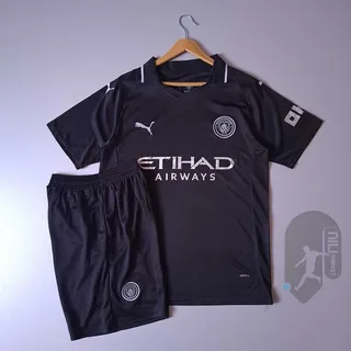 لباس دوم منچسترسیتی (ورژن هوادار - فصل 2025 2026) به همراه شورت ورزشی