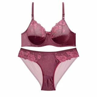 ست شورت و سوتین زنانه نوشه پوش مدل مخمل گیپور کد 8...