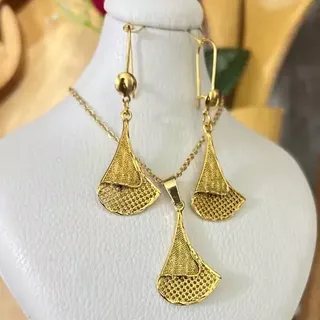 نیم ست زنانه طرح طلا 105