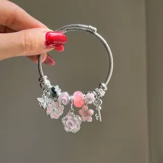 دستبند پاندورا صورتی طرح گل و زنبور