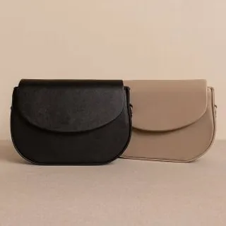 کیف نیم گرد چرم ۴۴۸۰۰۱۲۴