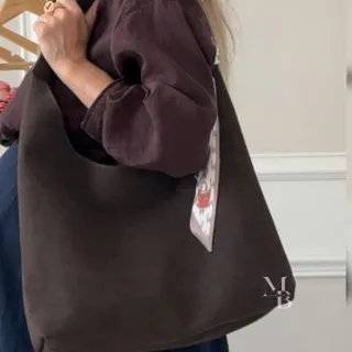 کیف دوشی زنانه مدل لاوان