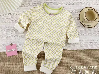 بلوز و شلوار راحتی دخترانه طرح گل یاسی  با زمینه رنگ کرم