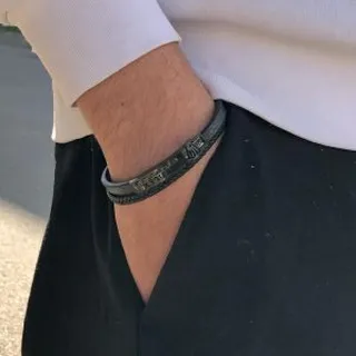 دستبند چرم