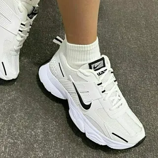 کتونی نایک مشکی سفید کرم زنانه دخترانه کفش ونس نایکی NIKE لژدار لژ دار ورزشی رانینگ چرم طبی سبک  راحت راحتی کرمی بیستشش