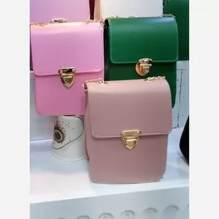 کیف زنانه، کیف زنانه دوشی، کیف زنانه پاسپورتی ، کیف زنانه بند بلند مدل کتابی ایستاده