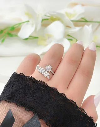 ۰۱۸۱. انگشتر نقره مدل گل و سنبل