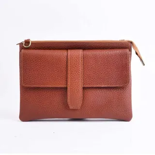 کیف دوشی زنانه طرح شوکا چرم فلوتر عسلی H2