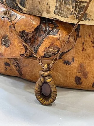 گردنبند طرح چوب سنگ عقیق سرخ