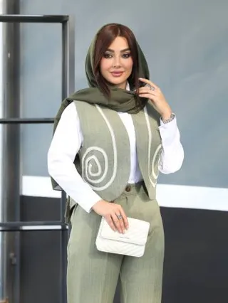 ست جلیقه و شلوار نیم بگ صوفیا ژاکاردمناسب بهار و تابستان