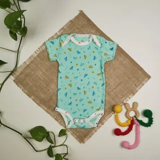 بادی نوزادی پسرانه آستین کوتاه طرح ماشین فیروزه ای رنگ – 3-6 ماه