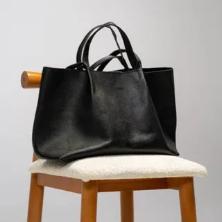 کیف زنانه بزرگ مجلسی چرم دست دوز هامون رجحانی rojhani2025