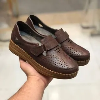 کفش طبی زنانه چسبی تابستانه رنگ قهوه ای