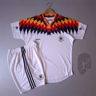 لباس کلاسیک آلمان (ورژن پلیر - سال 1994) به همراه شورت ورزشی