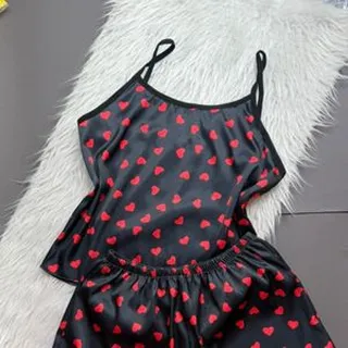 تاپ و شلوارک ساتن قلب قرمز