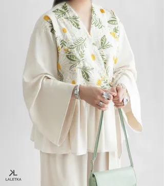 بابونه گلدوزی سبز