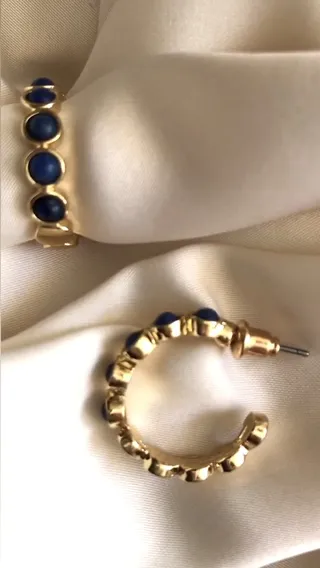 گوشواره میخی استیل آبکاری طلا و سنگ lapis lazuli برند Iam