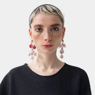 گوشواره زنانه قرمز فندق