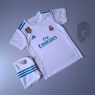 لباس کلاسیک اول رئال مادرید - بچگانه (فصل 2017 18) به همراه شورت ورزشی
