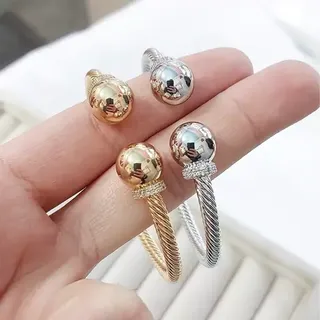 بنگل زنانه طرح طلا آینه ای نگیندار با ثبات رنگ بالا