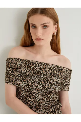 Kotonیقه آستین کوتاه بلوز الگوی پلنگ طرح دار یقه Drapel Slim Fit Bürümcük