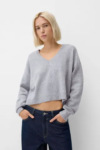 <span class="text-styled__StyledSpan-sc-d280c10c-1 dvOaRP">Bershka< span>پلیور مناسب یقه V