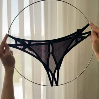 شورت زنانه فاق باز توری yeni757