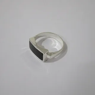 انگشتر مردانه دارای آبکاری نقره 