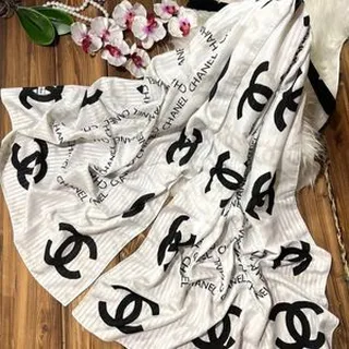 شال نخی منگوله دار سفید مشکی طرحدار