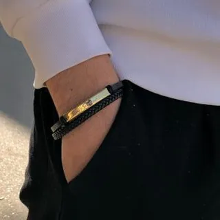 دستبند چرم