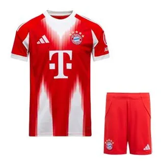 ست تی‌شرت آستین کوتاه و شلوارک ورزشی پسرانه مدل بایرن مونیخ کد Home 2026