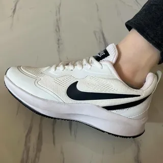 کتونی نایک دخترانه زنانه کفش ونس اسپورت اسپرت سفید مشکی نایکی NIKE شیک  لژدار لژ دار نرم سبک رانینگ راحت راحتی بندی طبی