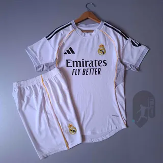 لباس اول رئال مادرید ( ورژن پلیر - فصل 2025 2026) به همراه شورت ورزشی