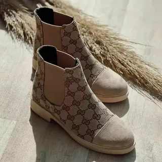 نیمبوت گوچی کرمی زنانه دخترانه نیم بوت پوتین چکمه کفش کرم GUCCI لژدار لژ دار طبی مخمل چرم سوییت مجلسی شیک سبک راحت راحتی