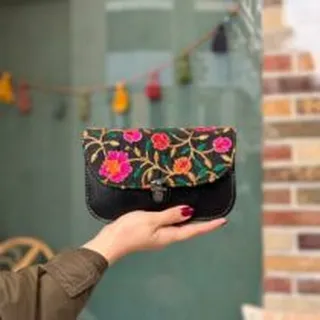 کیف سوزندوزی نارگل شقایق و لاله صورتی